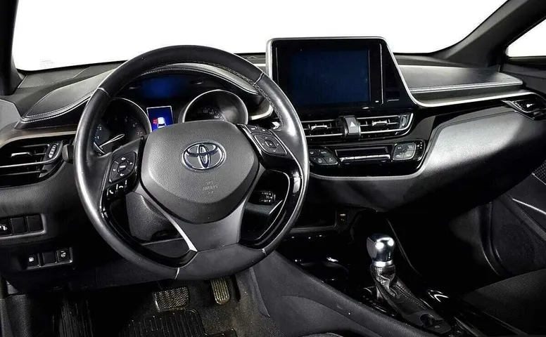 Toyota c-hr cvt 2018 с пробегом 54 827 км