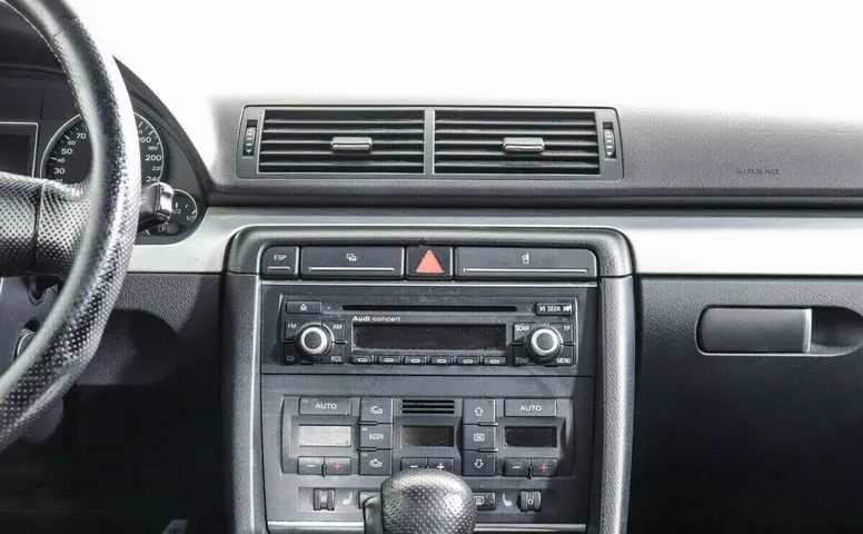 Audi A4 III (B7)