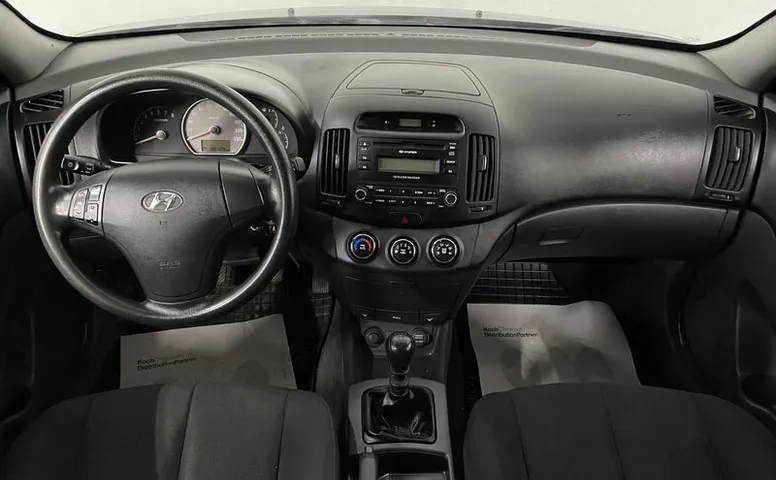 Hyundai ELANTRA 1.6 MT (122 л.с.)