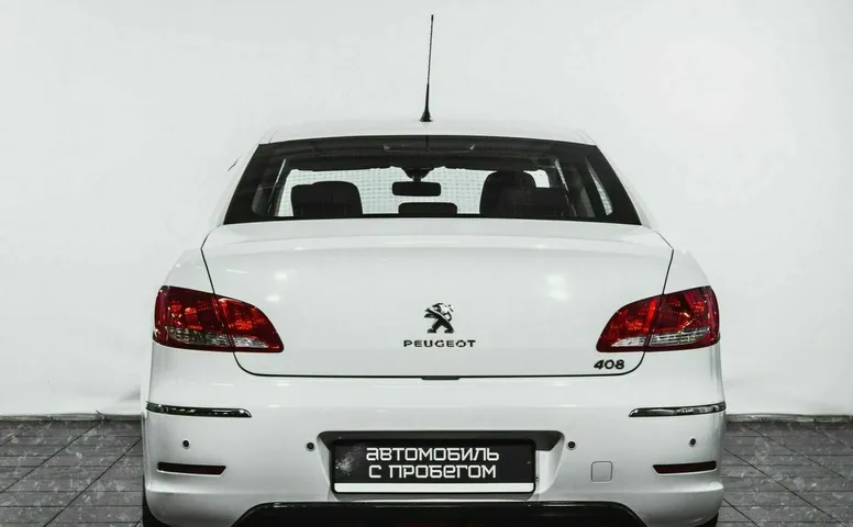 Peugeot 408