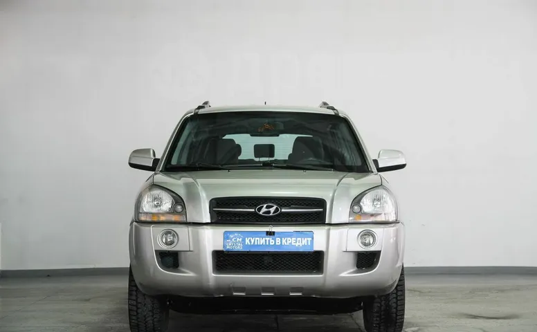 Hyundai Tucson, 1 поколение
