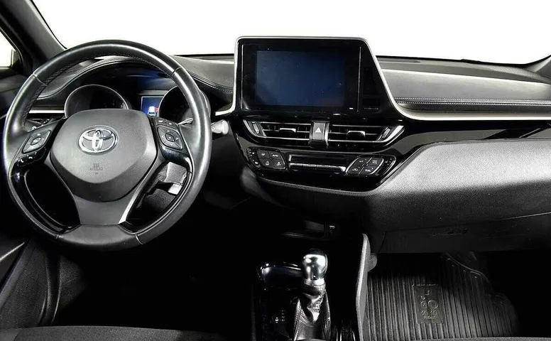 Toyota c-hr cvt 2018 с пробегом 54 827 км
