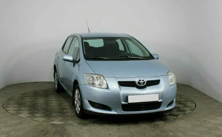 Toyota Auris 1.6 Робот