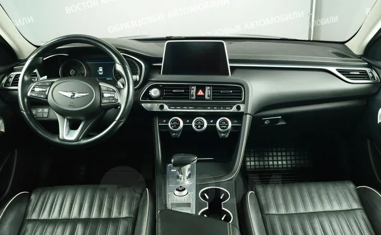 Genesis G70, 1 поколение