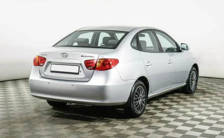 Hyundai Elantra 1.6 Механика