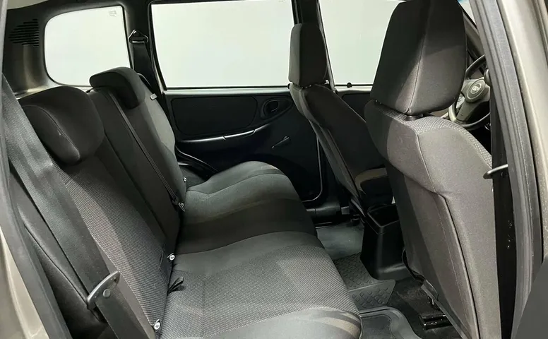 Lada Niva Travel