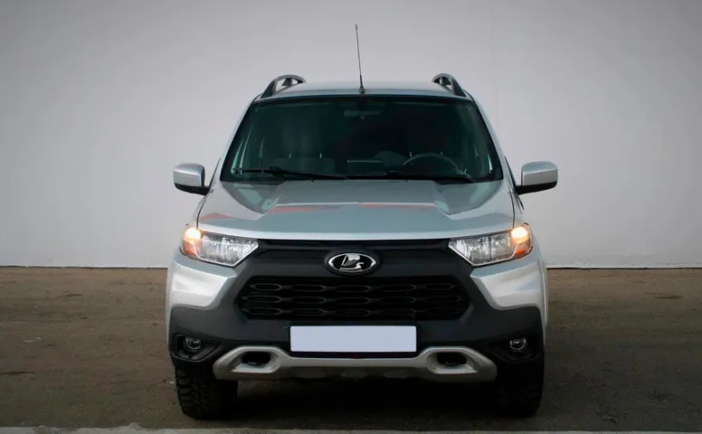 Lada Niva Travel