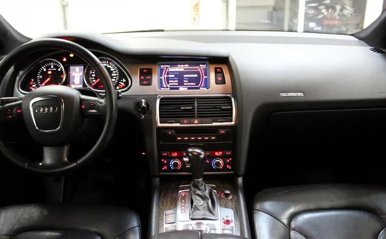 Audi Q7, I